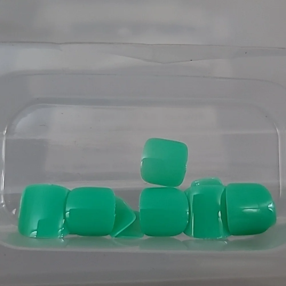 2/$16 Green Press On Toenails